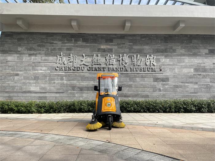 南博半封閉式道路清掃車.jpg 南博半封閉式道路清掃車.jpg