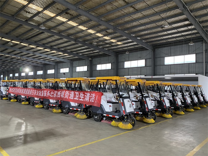 半封閉式道路清掃車.jpg 半封閉式道路清掃車.jpg