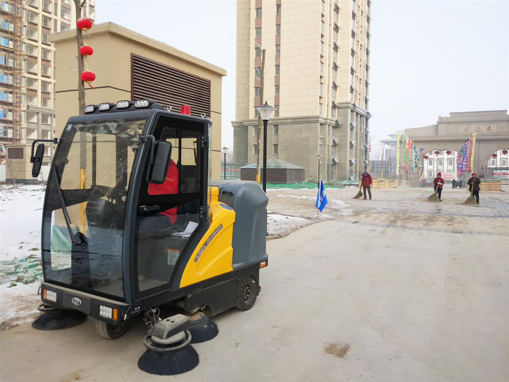 Minchuang C190 electric closed driving sweeper service in the community