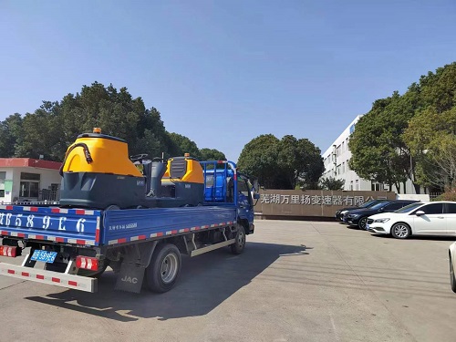 南博MC90駕駛式洗地機(jī)服務(wù)于蕪湖某工廠