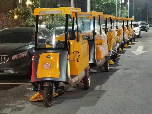 南博環(huán)境G30電動(dòng)高壓沖掃車服務(wù)于某城市環(huán)衛(wèi)